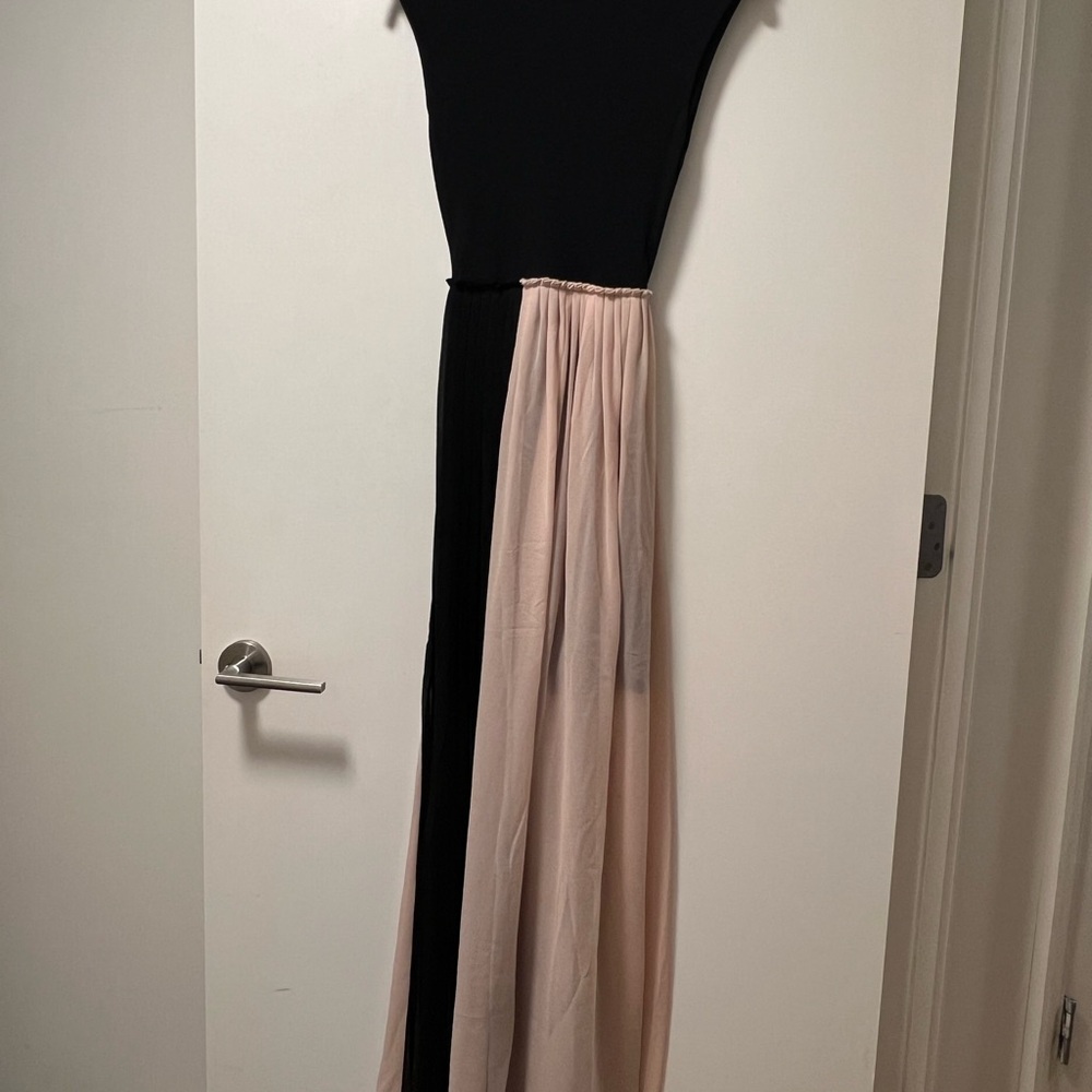 Alice + Olivia Black, Gray and Tan Peach Maxi Dress